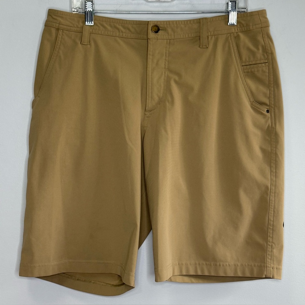 Lululemon Men’s Beige Flat Front Casual Shorts Size 36